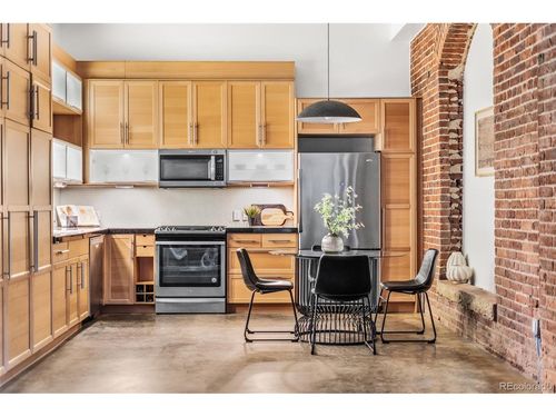101-2501 Grove St, Denver, CO, 80211-4682 | Card Image