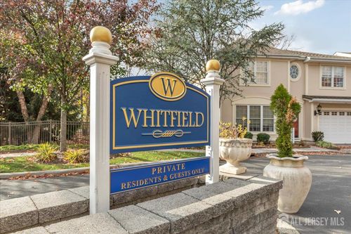 4 Ayers Ct, Metuchen, NJ, 08840-1171 | Card Image