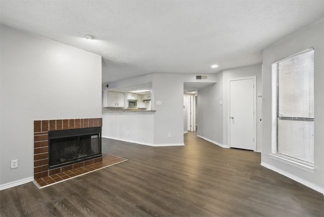 APT-126 - 1513 E Interstate 30, Condo with 2 bedrooms, 1 bathrooms and null parking in Garland TX | Image 5