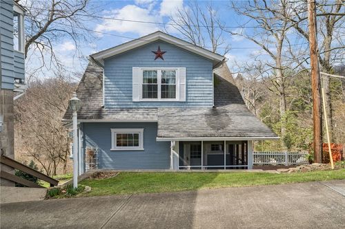 122 Saint Peter Way, Jeannette, PA, 15644-3528 | Card Image