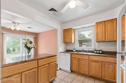 2 Sutherland Ct, Toms River, NJ, 08757-4427 | Card Image