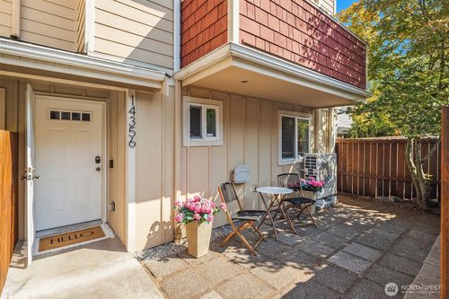 14356 19th Ave Ne, Seattle, WA, 98125-3216 | Card Image