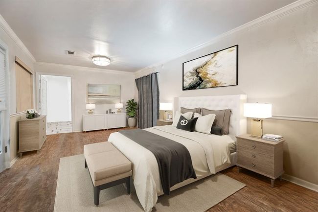 Guest Suite located on the first floor complete with a huge en-suite bathroom. | Image 19