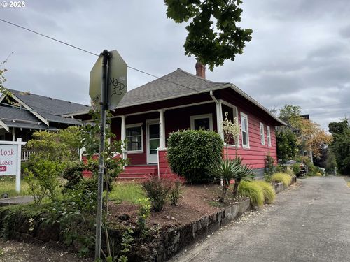 5520 Se Milwaukie Ave, Portland, OR, 97202-4916 | Card Image