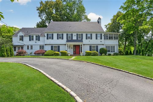 5 Kohlsaat Ct, Smithtown, NY, 11787-1868 | Card Image