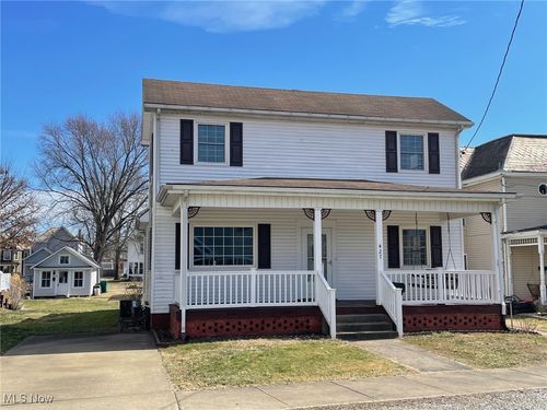 427 Victoria Ave, Williamstown, WV, 26187-1132 | Card Image