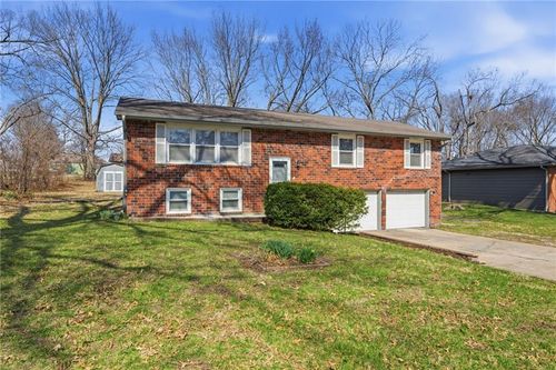 200 E 10th St, Kearney, MO, 64060-8706 | Card Image