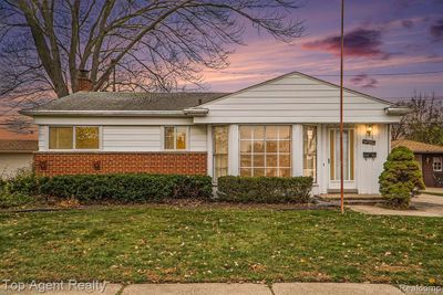 32525 Holden Drive, Home with 3 bedrooms, 1 bathrooms and null parking in Warren MI | Image 2