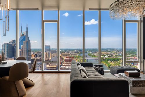 2605-160 2nd Ave S, Nashville, TN, 37201-2137 | Card Image