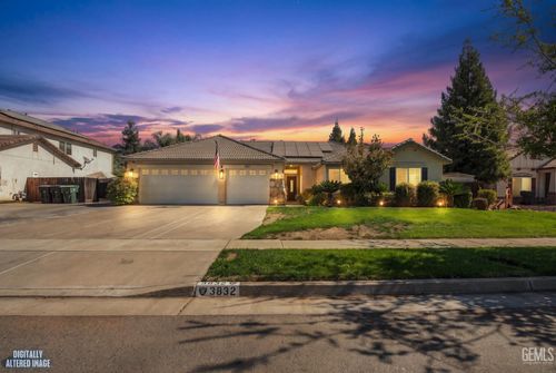 3832 N Carson St, Visalia, CA, 93291-8625 | Card Image