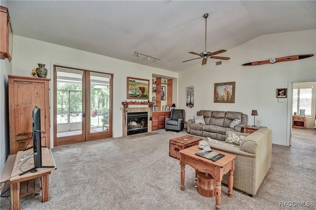 7802 Fairwind Loop, House other with 3 bedrooms, 2 bathrooms and 2 parking in Hernando FL | Image 11