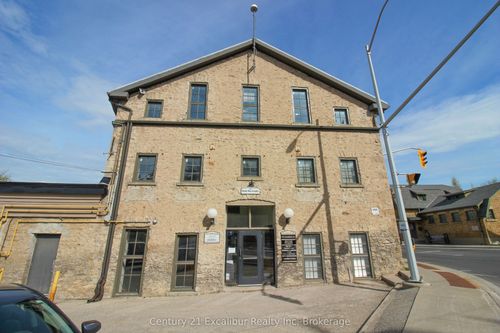 14c-6-105 Queen St W, Fergus, ON, N1M1S6 | Card Image