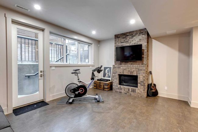 824 Durham Avenue Sw, Home with 4 bedrooms, 5 bathrooms and 2 parking in Calgary AB | Image 45