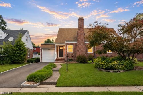 4 Summit Ave, Clifton, NJ, 07013-1055 | Card Image