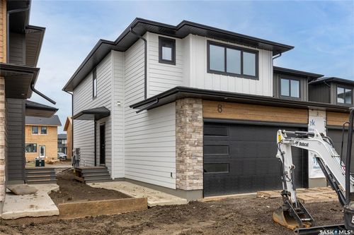 8-830 Brighton Blvd, Saskatoon, SK, S7V2A8 | Card Image