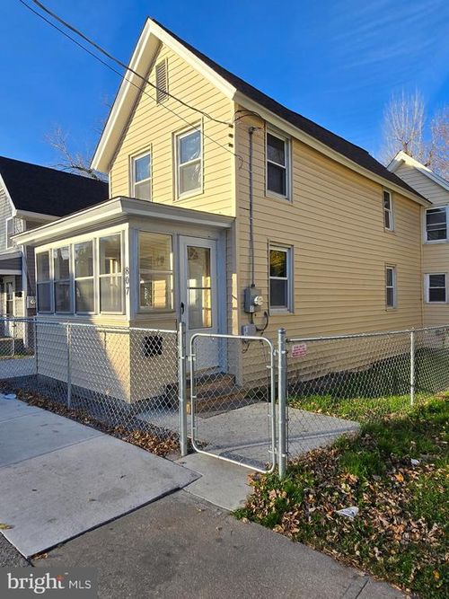 807 Pine St, CAMBRIDGE, MD, 21613-2729 | Card Image