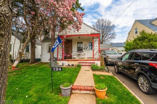 124 W 10th Ave, Roselle, NJ, 07203-1929 | Card Image