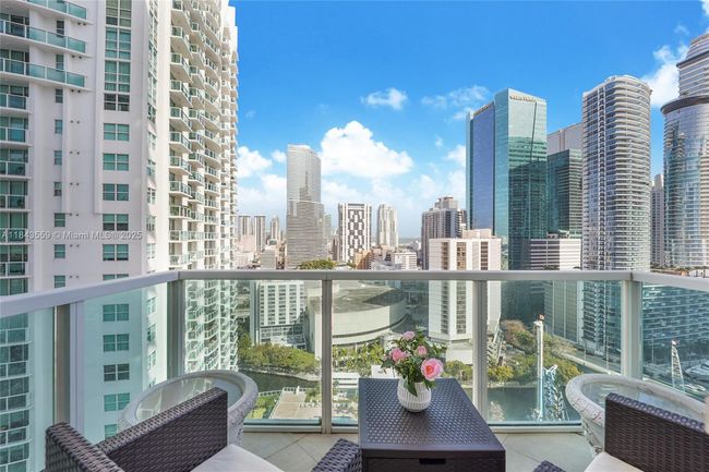 APT-1505 - 41 Se 5 Th St, Condo with 1 bedrooms, 2 bathrooms and null parking in Miami FL | Image 9