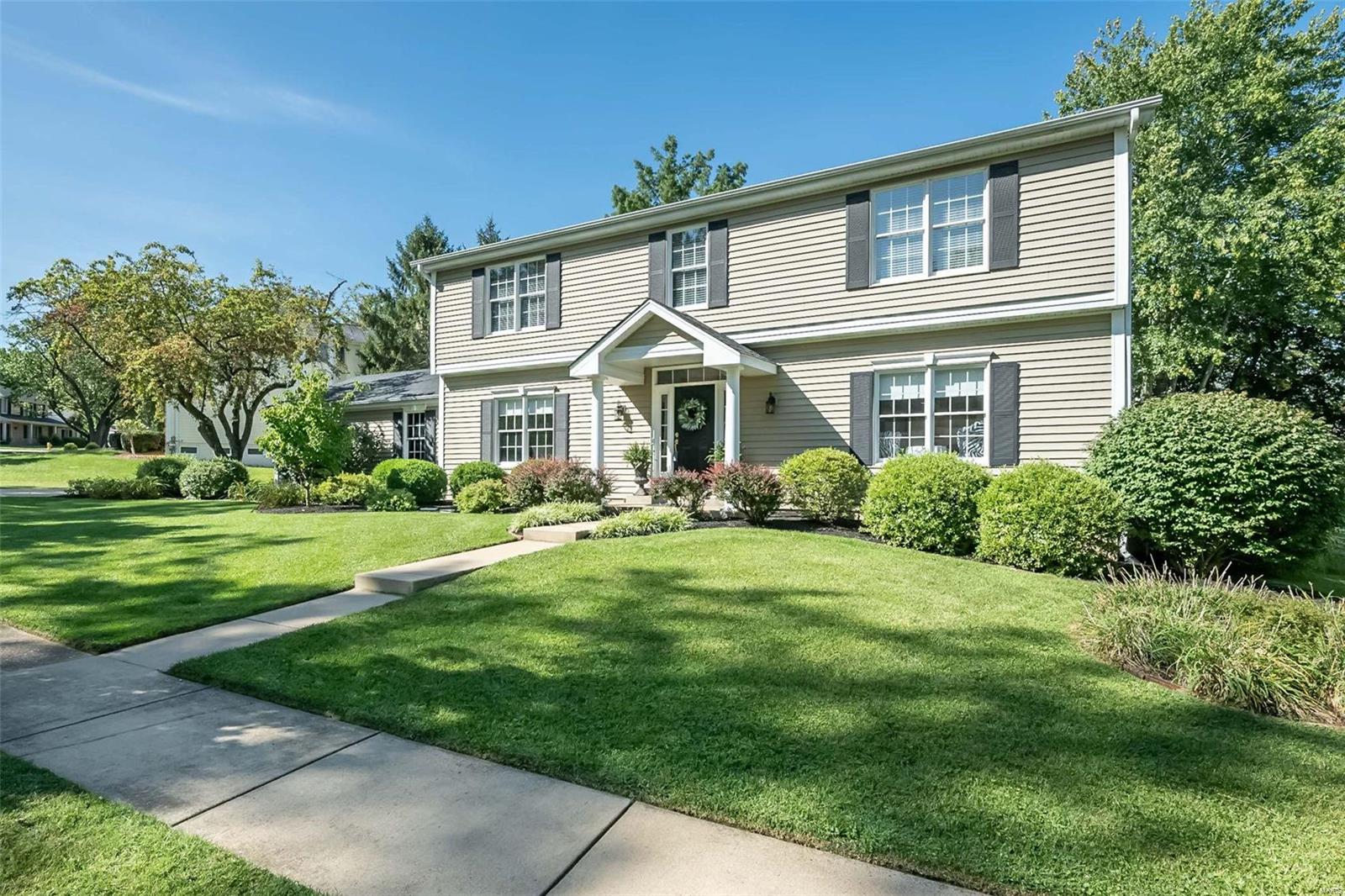 Greenstone Dr, Chesterfield, MO 63017