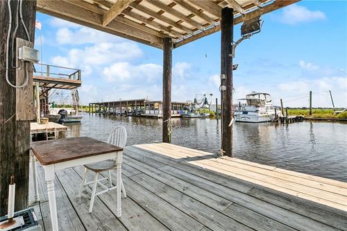 321 Martin Ln, Port Sulphur, LA, 70083-2021 | Card Image