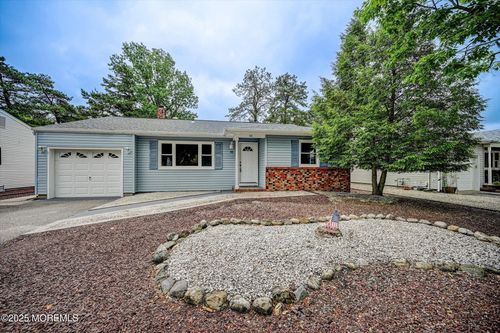 48 Sheepshead Dr, Toms River, NJ, 08757-5824 | Card Image