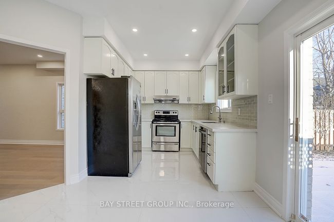 7 Debonair St, House attached with 4 bedrooms, 4 bathrooms and 2 parking in Richmond Hill ON | Image 12
