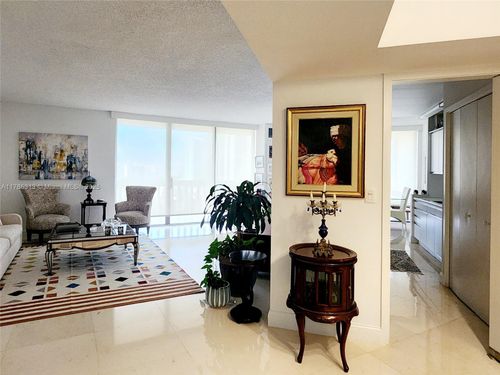 apt-11b-19355 Turnberry Way, Aventura, FL, 33180-4859 | Card Image
