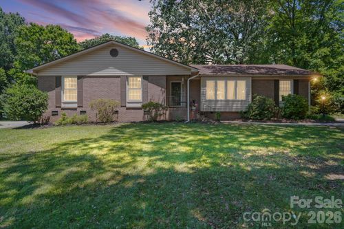 5329 Providence Rd, Charlotte, NC, 28226-5855 | Card Image