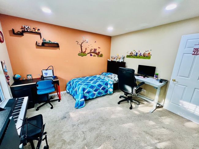 107 - 107 Pembroke Cir, Home with 3 bedrooms, 3 bathrooms and 2 parking in Lake Bluff IL | Image 23