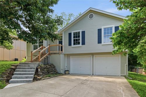 1611 Stasi Ave, Raymore, MO, 64083-8130 | Card Image