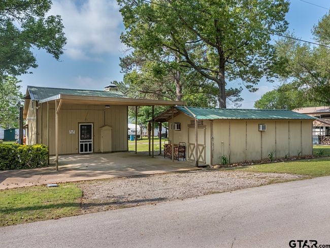 22090 Sportsman Dr, House other with 3 bedrooms, 2 bathrooms and null parking in Chandler TX | Image 21