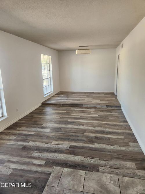 8536 Morley Dr, El Paso, TX, 79925-4906 | Card Image