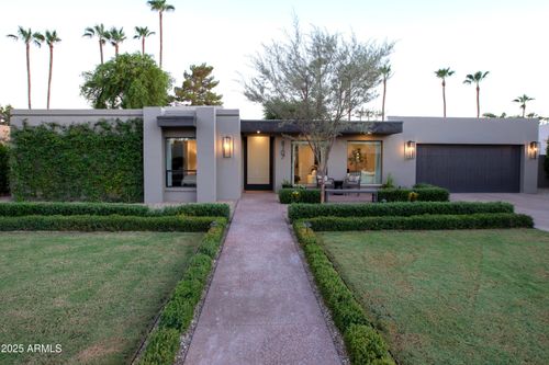 8107 E Del Caverna Dr, Scottsdale, AZ, 85258-2225 | Card Image