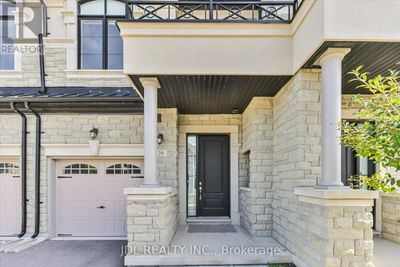 29 Mallery St, Townhouse with 3 bedrooms, 3 bathrooms and 2 parking in Richmond Hill ON | Image 2