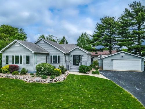 208 E Northwater St, SILVER LAKE, WI, 53170-1643 | Card Image