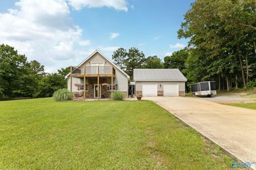 201 Freeman Rd, Danville, AL, 35619-7215 | Card Image