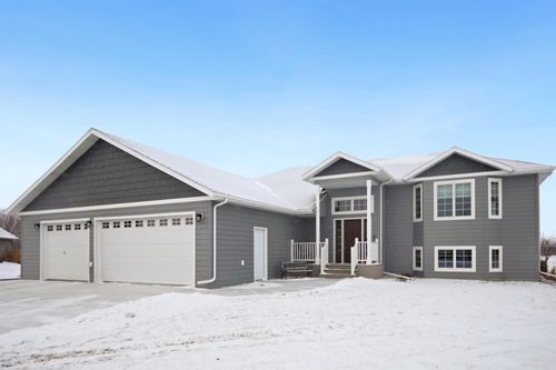 405 E 15th Ave, Groton, SD, 57445-2211 | Card Image