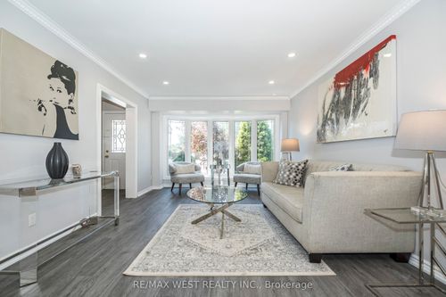 128 Avondale Blvd, Brampton, ON, L6T1H7 | Card Image