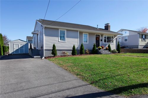 8 Summit Ave, Johnston, RI, 02919-5520 | Card Image