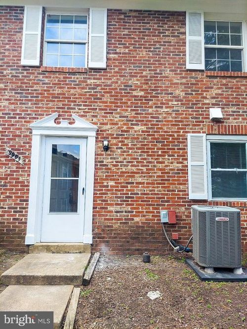 9901 Hagel Cir, Lorton, VA, 22079-4306 | Card Image