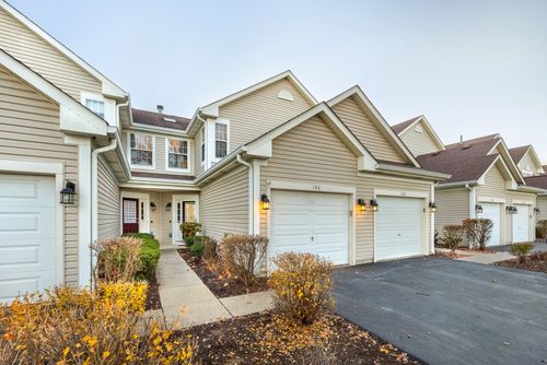 100-100 Harvest Gate, Lake In The Hills, IL, 60156-5672 | Card Image