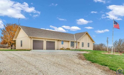 5855 259th St, Tonganoxie, KS, 66086 | Card Image