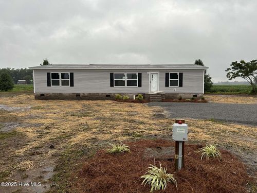 1585 Indian Springs Rd, Mount Olive, NC, 28365-8767 | Card Image