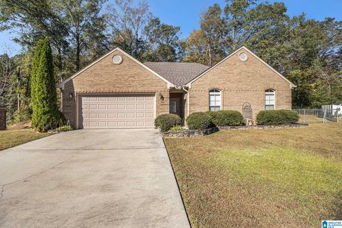 112 Canterbury Ct, ONEONTA, AL, 35121-6293 | Card Image