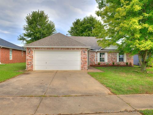 1122 Catalina Dr, Oologah, OK, 74053-3288 | Card Image