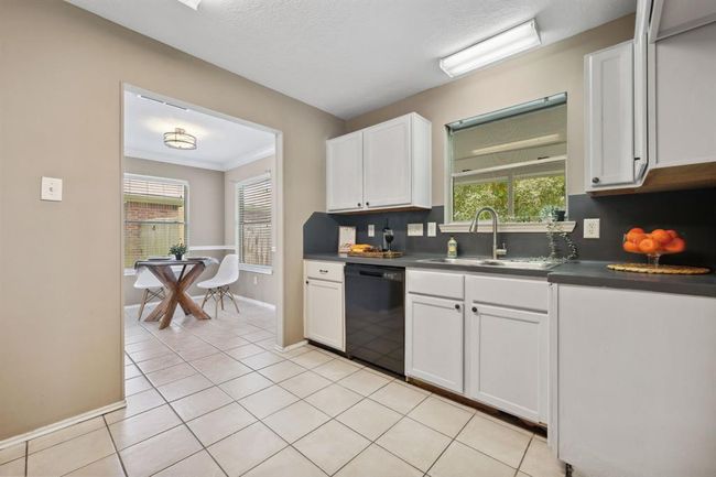 5010 Chase Court Dr, House other with 3 bedrooms, 3 bathrooms and 2 parking in Bacliff TX | Image 10