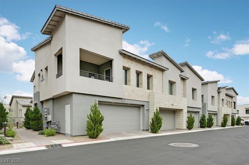 2085-600 N Carriage Hill Dr, Las Vegas, NV, 89138-4663 | Card Image