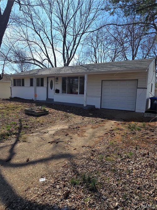 1240 Mullanphy Rd, Florissant, MO, 63031-4035 | Card Image