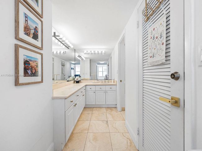 APT-1015 - 6039 Collins Ave, Condo with 1 bedrooms, 2 bathrooms and null parking in Miami Beach FL | Image 19