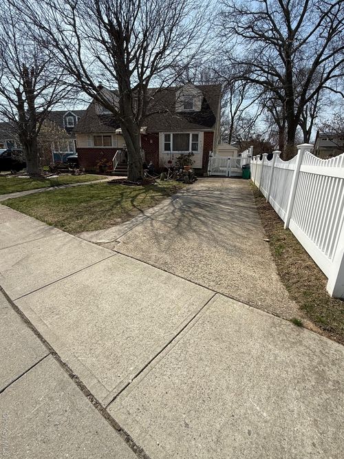 75 Denton Ave, Lynbrook, NY, 11563-3603 | Card Image